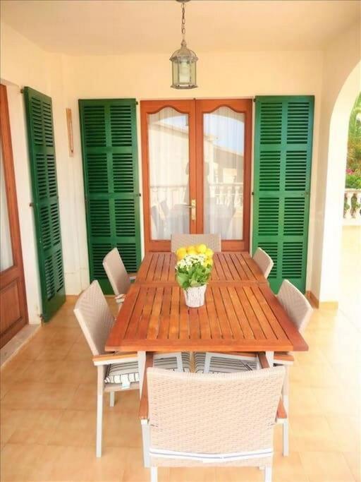 Villa *****villa De Mon Max. 8 Personen, Meerblick + Pool