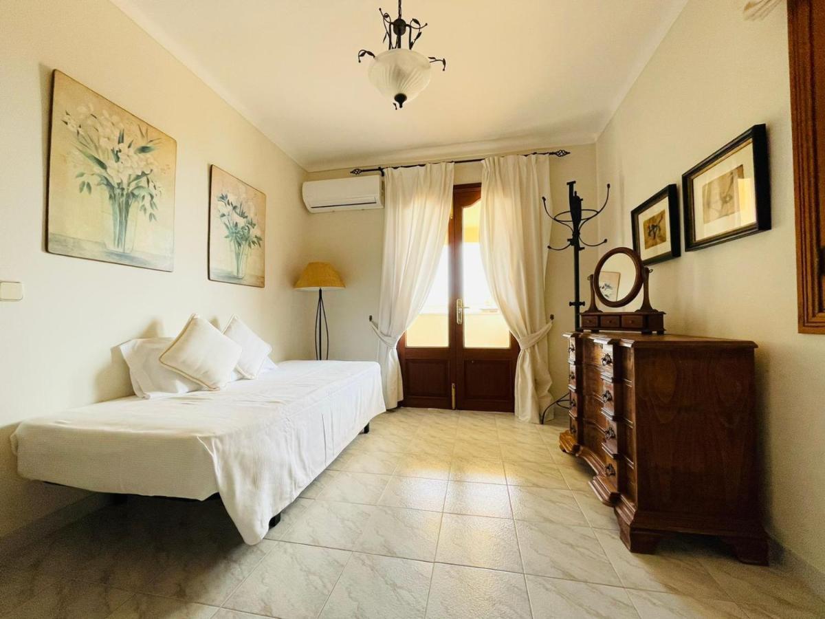 *****villa De Mon Max. 8 Personen, Meerblick + Pool Villa