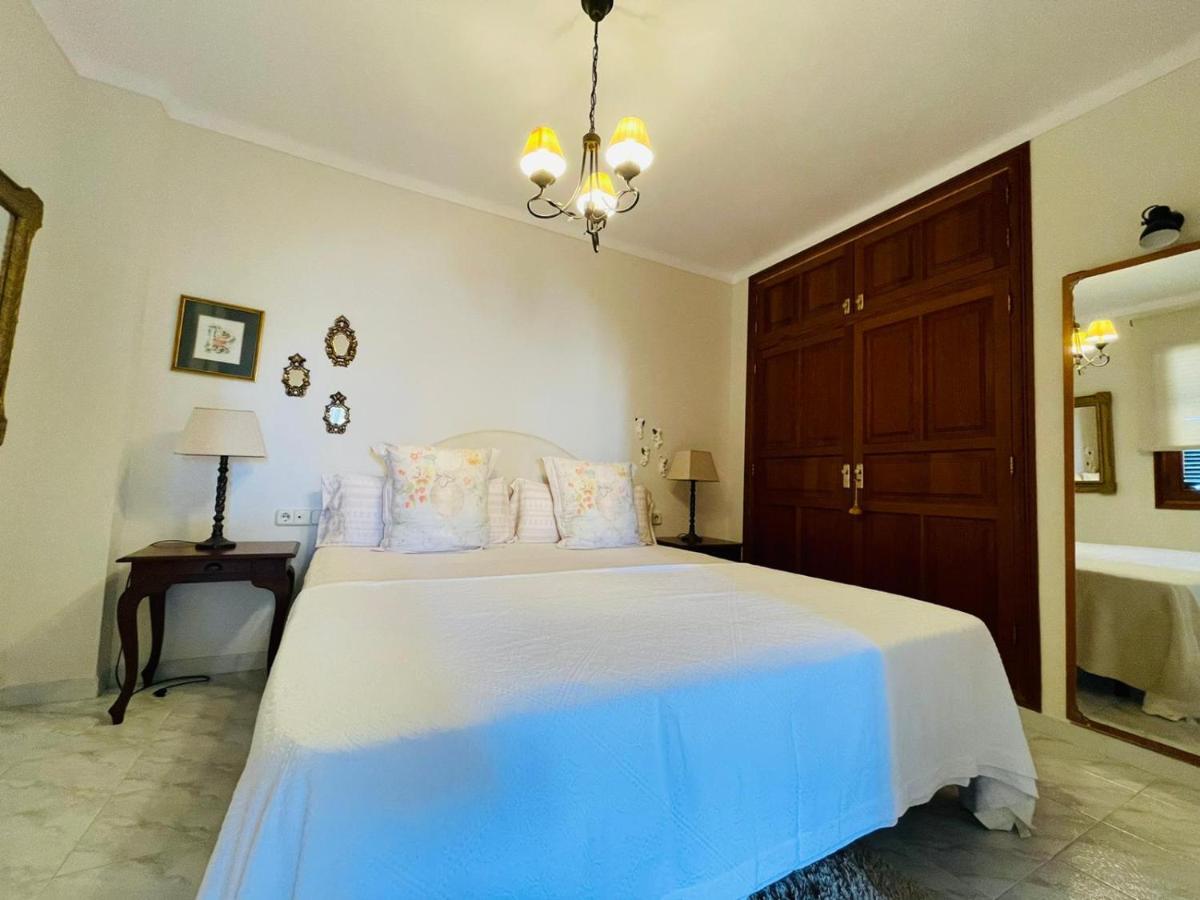 Villa *****villa De Mon Max. 8 Personen, Meerblick + Pool Cala Anguila